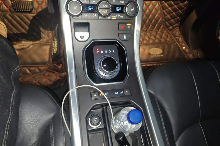 Used Land Rover Range Evoque 2016 2.0T SE Smart Glow Edition Gear Lever