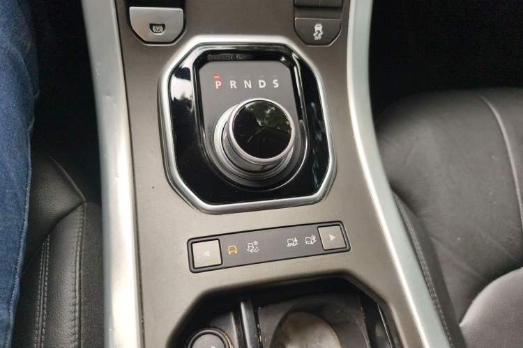 Used Land Rover Range Evoque 2016 2.0T SE Smart Glow Edition Gear Lever