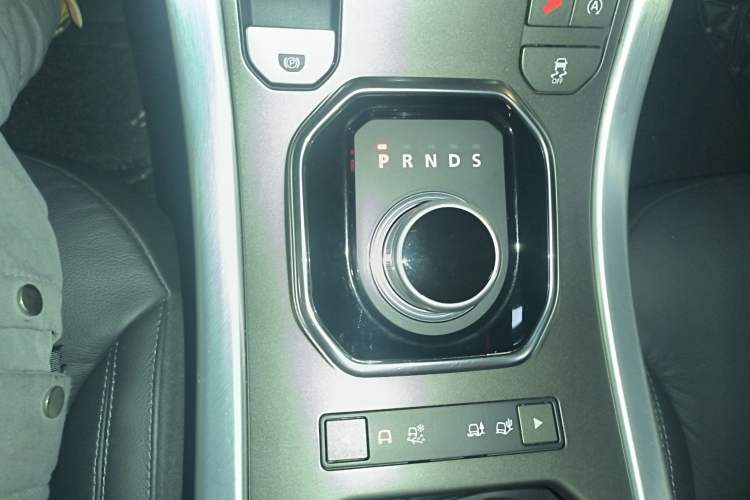 Used Land Rover Range Evoque 2016 2.0T SE Smart Glow Edition Gear Lever