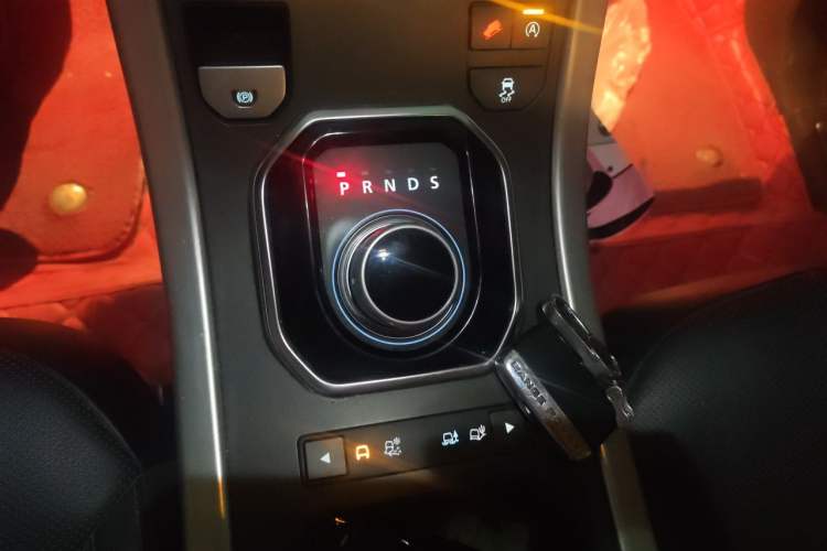 Used Land Rover Range Evoque 2016 2.0T SE PLUS Smart Enjoyment Edition Gear Lever