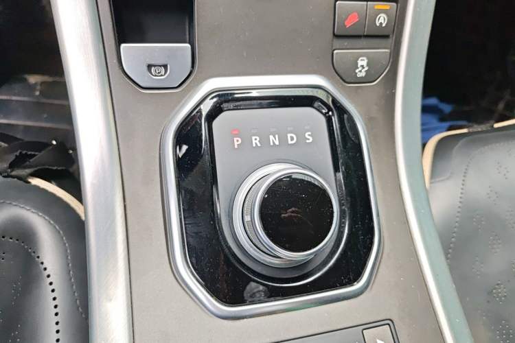 Used Land Rover Range Evoque 2016 2.0T SE PLUS Smart Enjoyment Edition Gear Lever