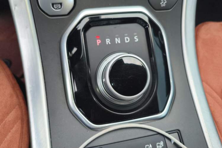 Used Land Rover Range Evoque 2016 2.0T SE Smart Glow Edition Gear Lever