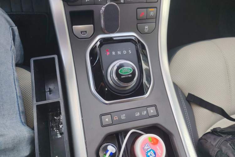 Used Land Rover Range Evoque 2016 2.0T SE PLUS Smart Enjoyment Edition Gear Lever
