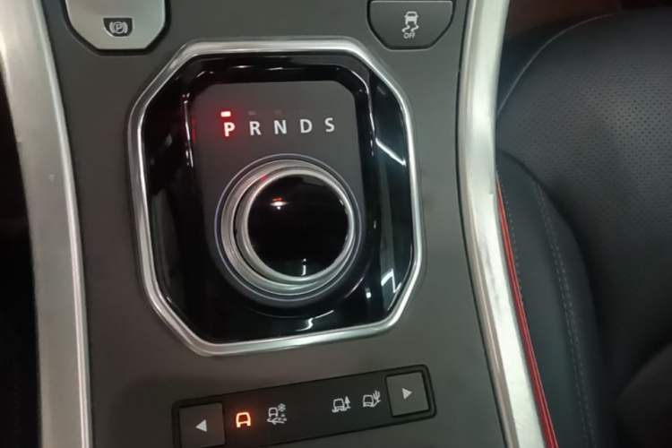 Used Land Rover Range Evoque 2016 2.0T SE PLUS Smart Enjoyment Edition Gear Lever