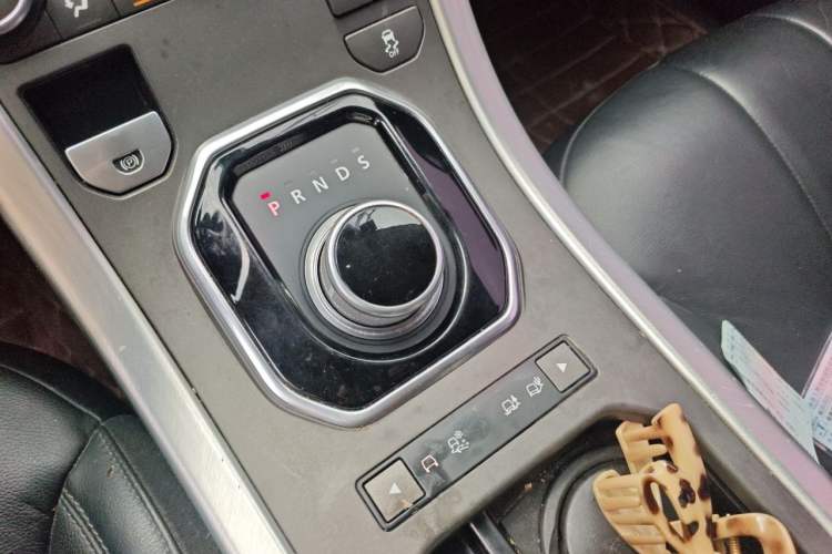 Used Land Rover Range Evoque 2016 2.0T PURE Style Edition Gear Lever