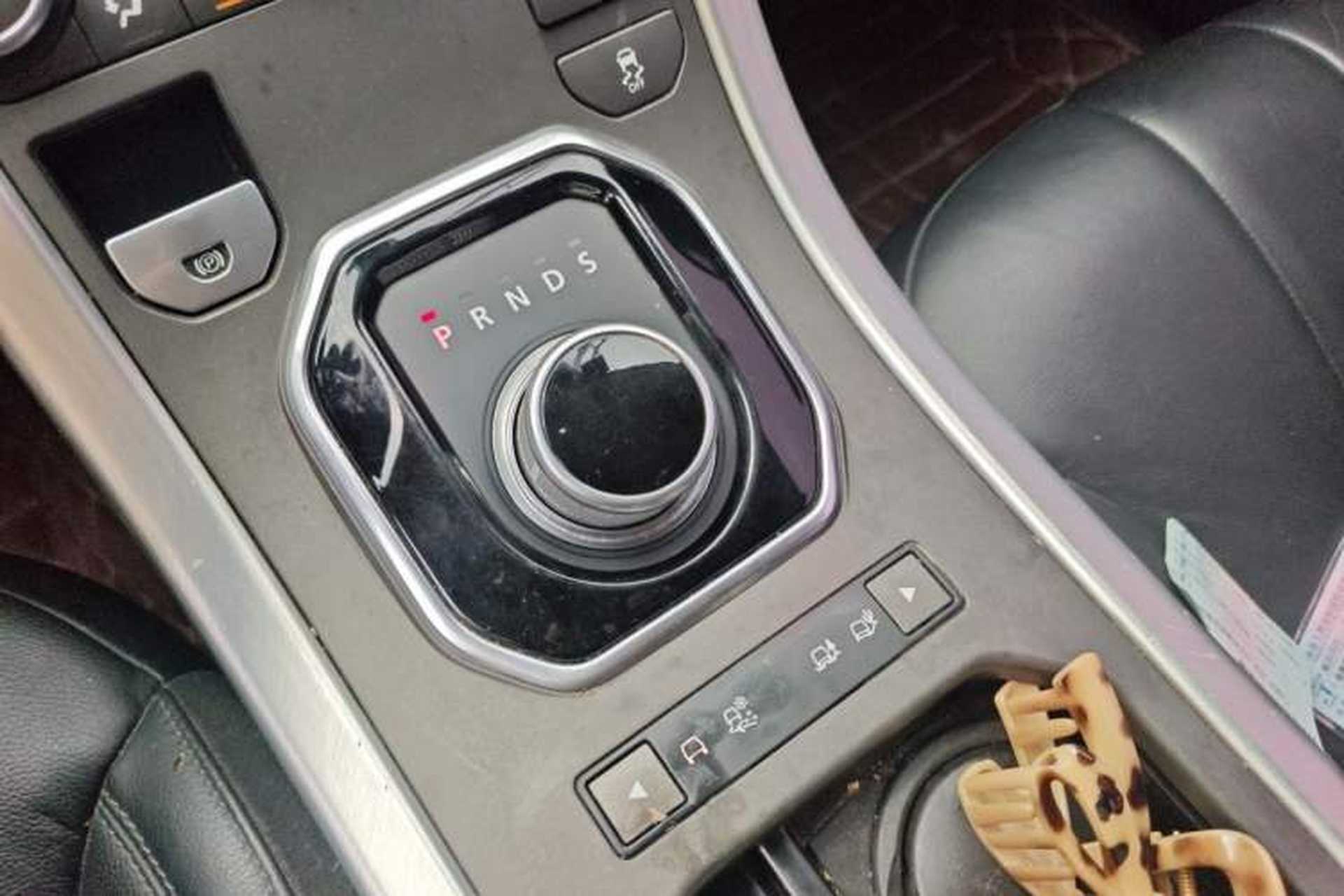 Used Land Rover Range Evoque 2016 2.0T PURE Style Edition Gear Lever
