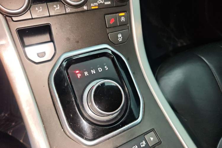 Used Land Rover Range Evoque 2016 2.0T SE Smart Glow Edition Gear Lever