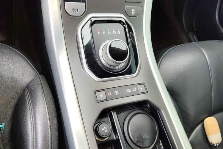 Used Land Rover Range Evoque 2016 2.0T SE Smart Glow Edition Gear Lever