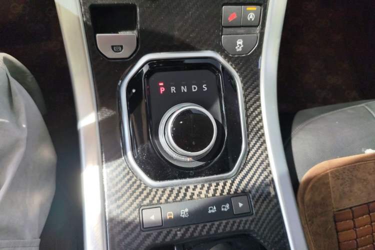 Used Land Rover Range Evoque 2016 2.0T SE Smart Glow Edition Gear Lever