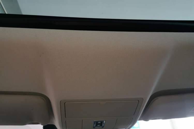 Used Land Rover Range Evoque 2016 2.0T SE PLUS Smart Enjoyment Edition Headliner