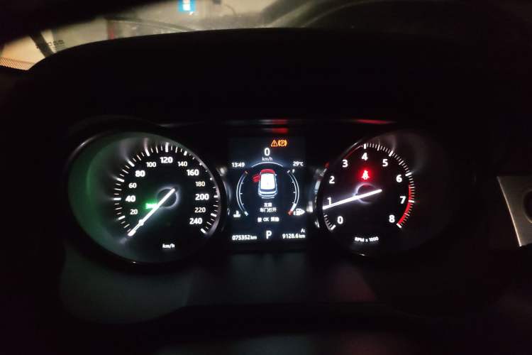 Used Land Rover Range Evoque 2016 2.0T SE Smart Glow Edition Instrument Cluster