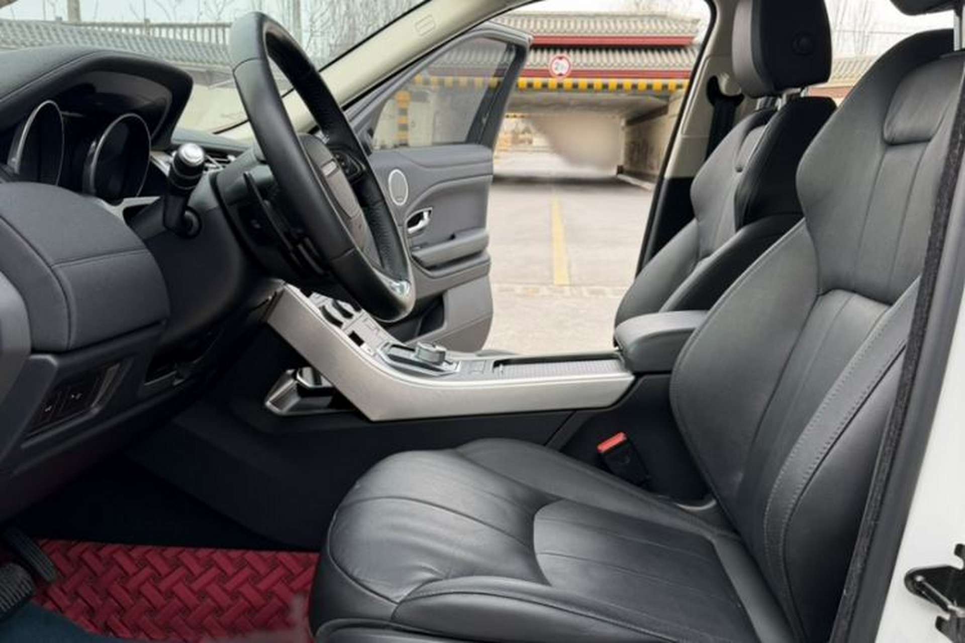 Used Land Rover Range Evoque 2016 2.0T SE Smart Glow Edition Interior 1
