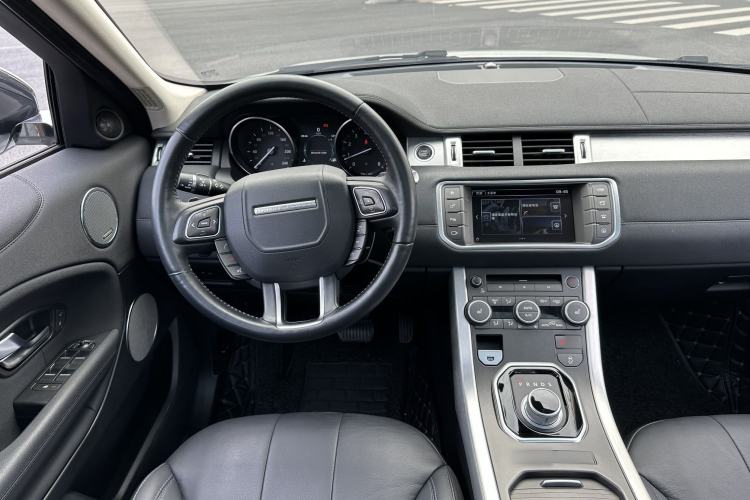 Used Land Rover Range Evoque 2016 2.0T SE Smart Glow Edition Interior 11