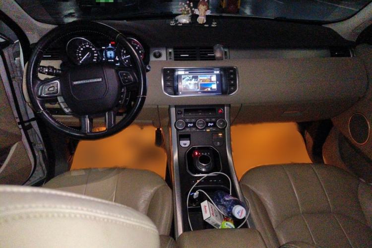 Used Land Rover Range Evoque 2016 2.0T SE Smart Glow Edition Interior 2