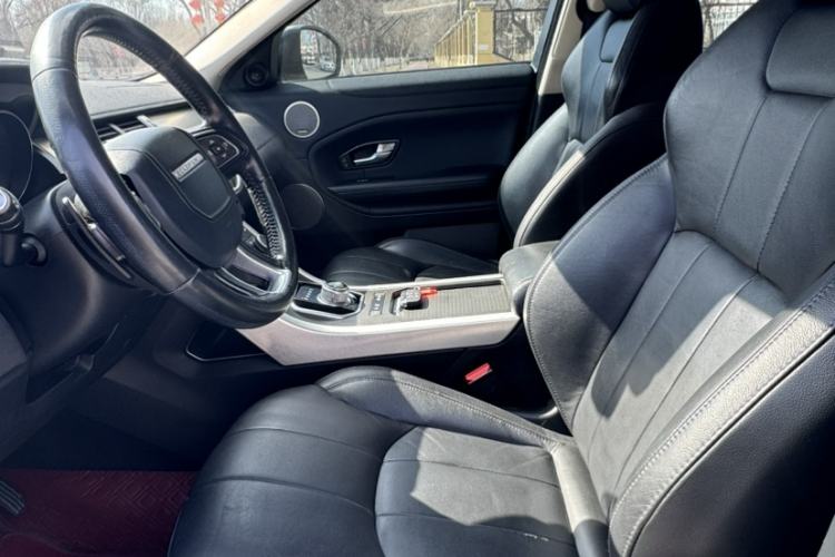 Used Land Rover Range Evoque 2016 2.0T SE Smart Glow Edition Interior 2
