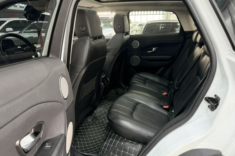 Used Land Rover Range Evoque 2016 2.0T PURE Style Edition Interior 2