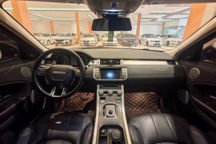 Used Land Rover Range Evoque 2016 2.0T SE Smart Glow Edition Interior 2