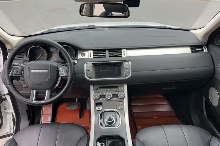 Used Land Rover Range Evoque 2016 2.0T SE Smart Glow Edition Interior 3