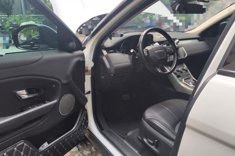 Used Land Rover Range Evoque 2016 2.0T PURE Style Edition Interior 3