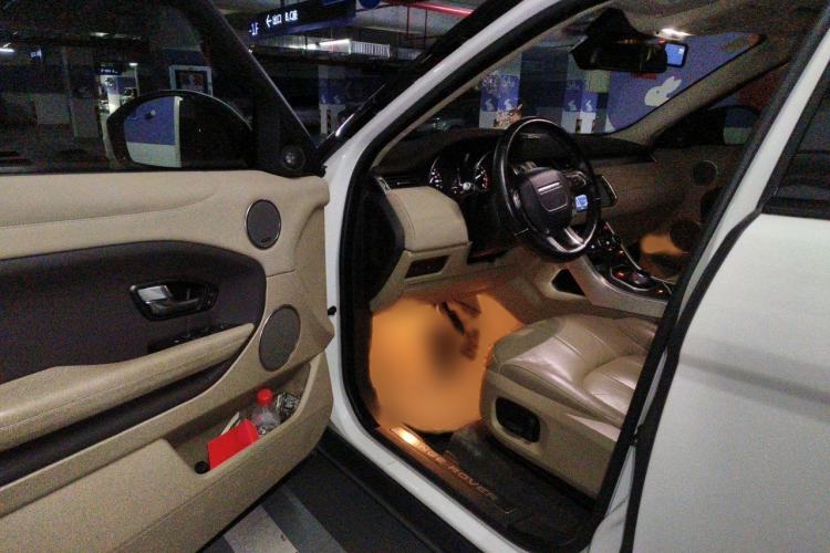 Used Land Rover Range Evoque 2016 2.0T SE Smart Glow Edition Interior 3