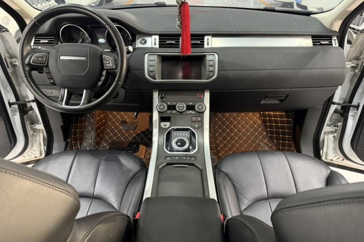 Used Land Rover Range Evoque 2016 2.0T PURE Style Edition Interior 3