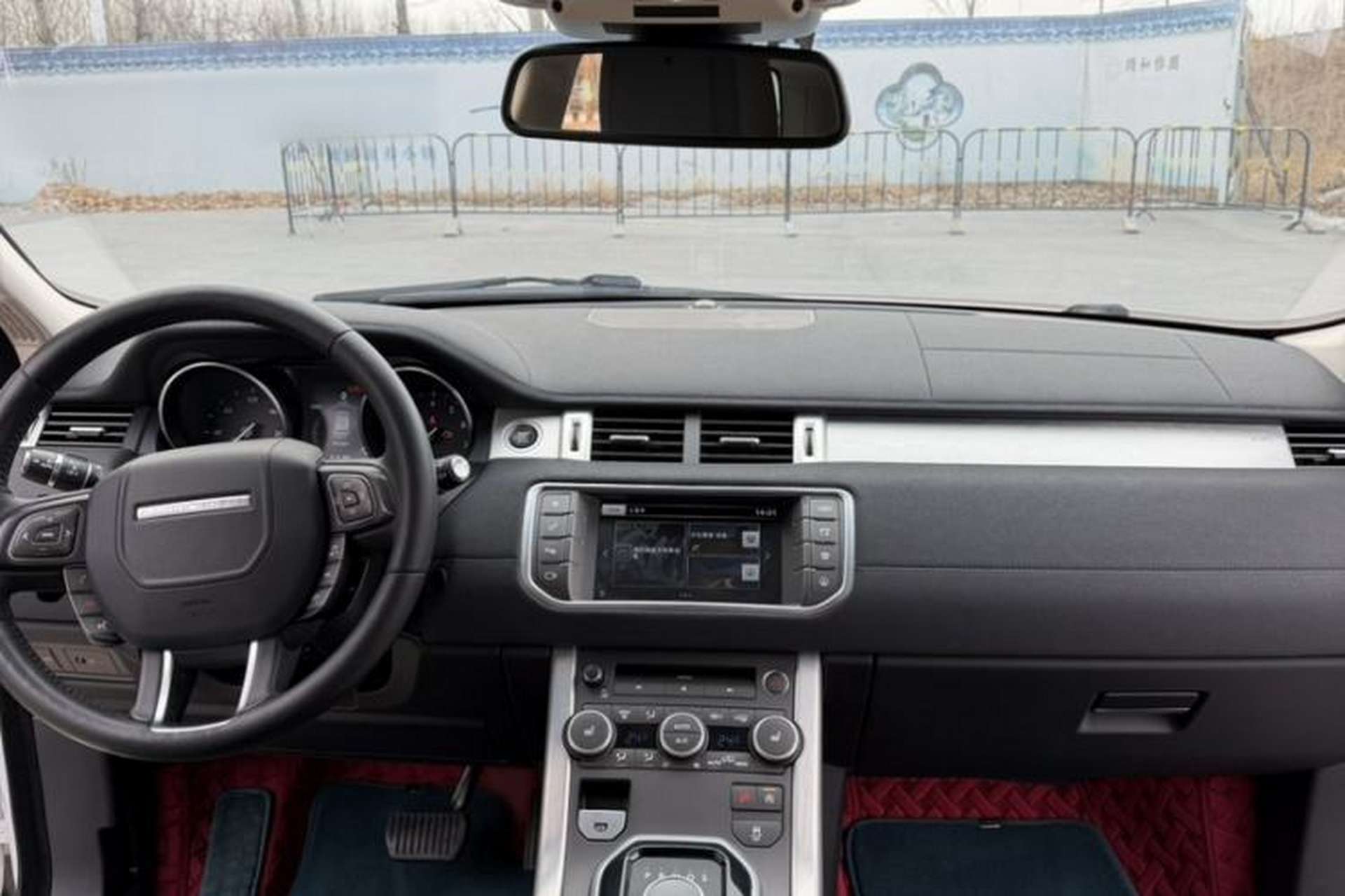 Used Land Rover Range Evoque 2016 2.0T SE Smart Glow Edition Interior 6
