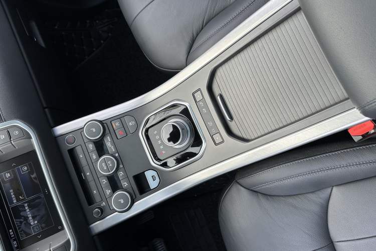 Used Land Rover Range Evoque 2016 2.0T SE Smart Glow Edition Interior 6