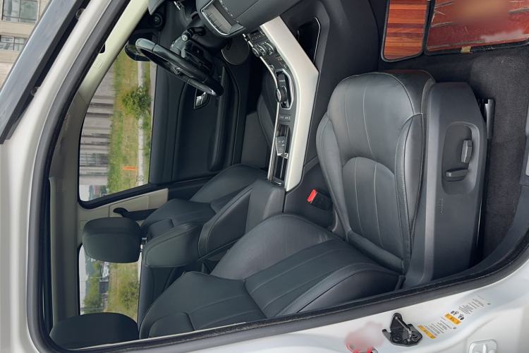 Used Land Rover Range Evoque 2016 2.0T SE Smart Glow Edition Interior 8