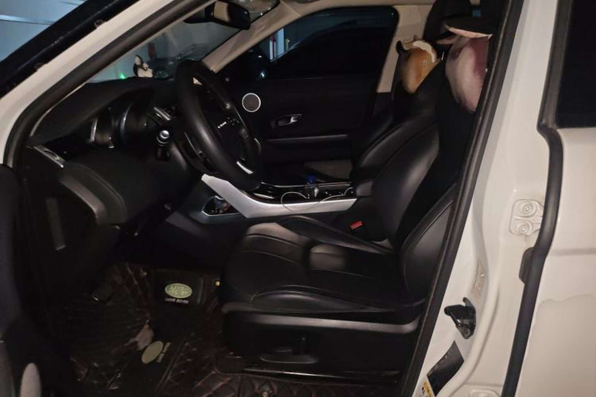 Used Land Rover Range Evoque 2016 2.0T SE Smart Glow Edition Left Front Seat