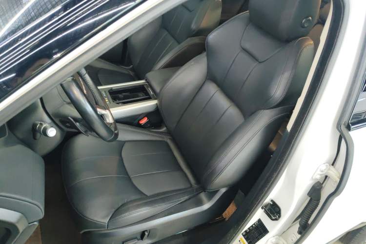 Used Land Rover Range Evoque 2016 2.0T SE Smart Glow Edition Left Front Seat
