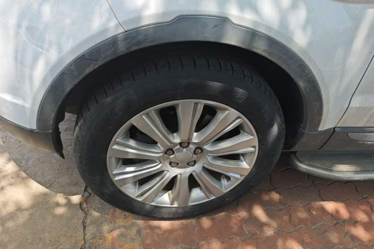 Used Land Rover Range Evoque 2016 2.0T SE Smart Glow Edition Left Front Wheel Hub