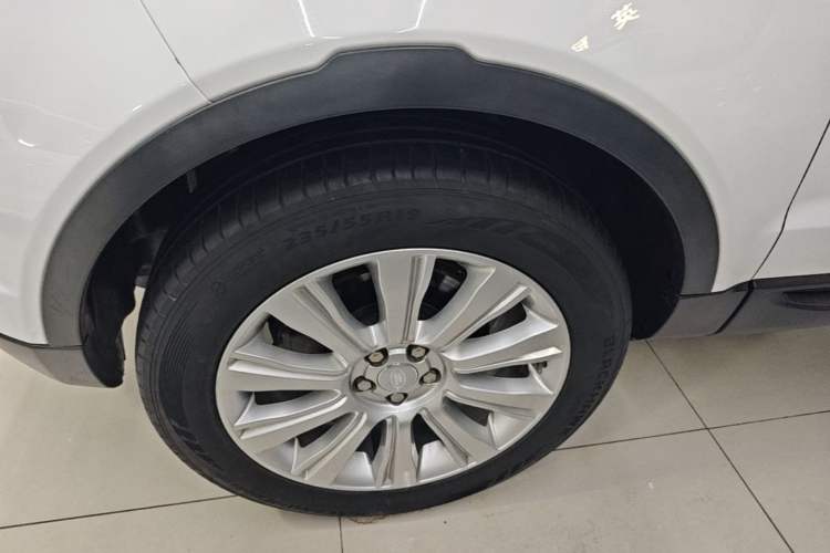 Used Land Rover Range Evoque 2016 2.0T SE Smart Glow Edition Left Front Wheel Hub