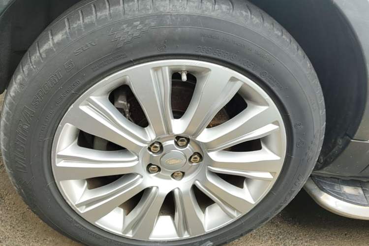 Used Land Rover Range Evoque 2016 2.0T SE Smart Glow Edition Left Front Wheel Hub
