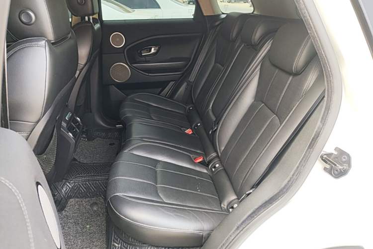 Used Land Rover Range Evoque 2016 2.0T SE PLUS Smart Enjoyment Edition Left Rear Seat