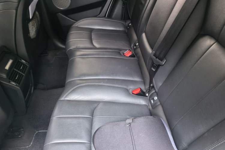 Used Land Rover Range Evoque 2016 2.0T SE Smart Glow Edition Left Rear Seat