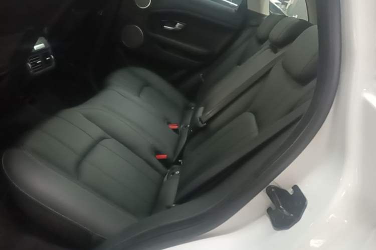 Used Land Rover Range Evoque 2016 2.0T SE PLUS Smart Enjoyment Edition Left Rear Seat