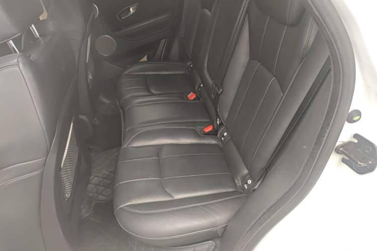 Used Land Rover Range Evoque 2016 2.0T SE Smart Glow Edition Left Rear Seat