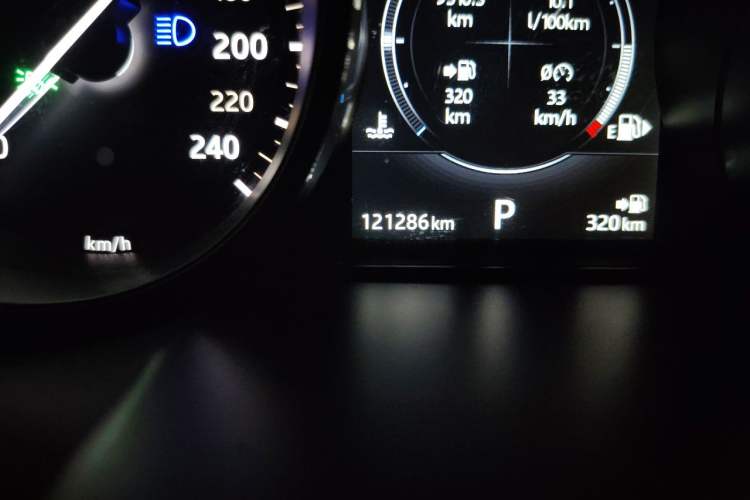 Used Land Rover Range Evoque 2016 2.0T SE PLUS Smart Enjoyment Edition Odometer Close Up