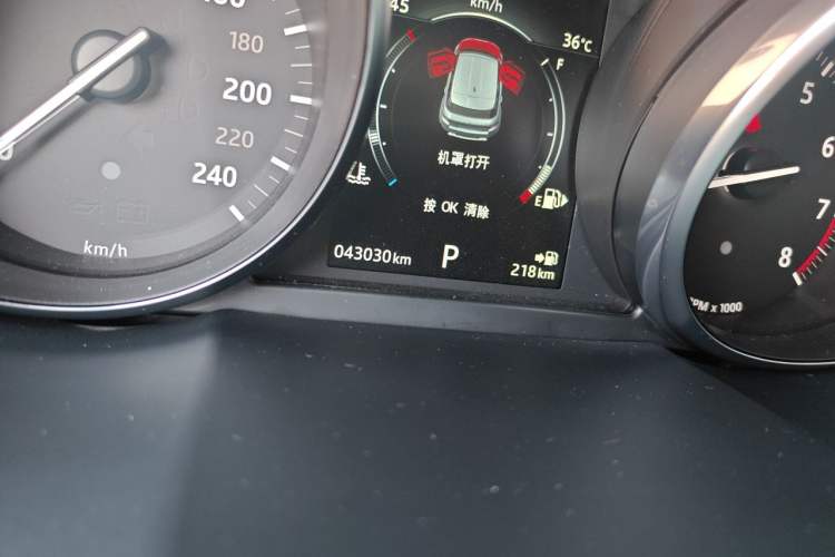 Used Land Rover Range Evoque 2016 2.0T SE Smart Glow Edition Odometer Close Up