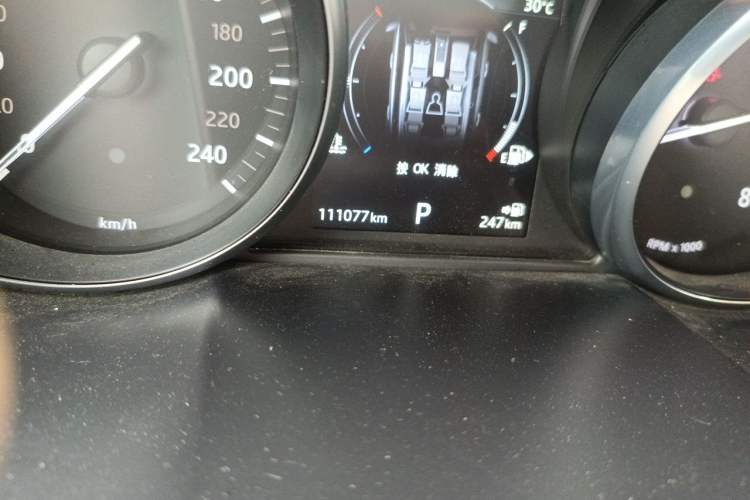 Used Land Rover Range Evoque 2016 2.0T SE Smart Glow Edition Odometer Close Up