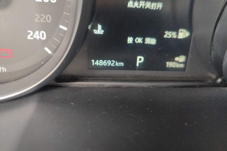 Used Land Rover Range Evoque 2016 2.0T SE Smart Glow Edition Odometer Close Up