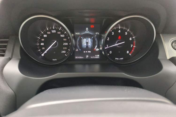 Used Land Rover Range Evoque 2016 2.0T SE Smart Glow Edition Odometer Close Up