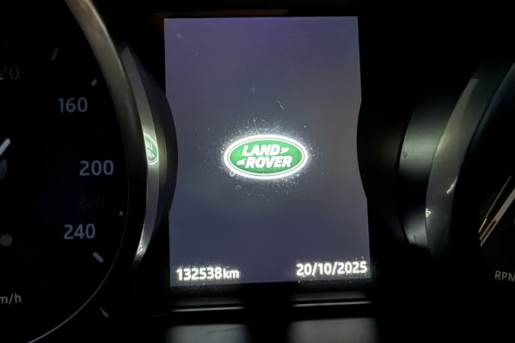 Used Land Rover Range Evoque 2016 2.0T PURE Style Edition Odometer Close Up