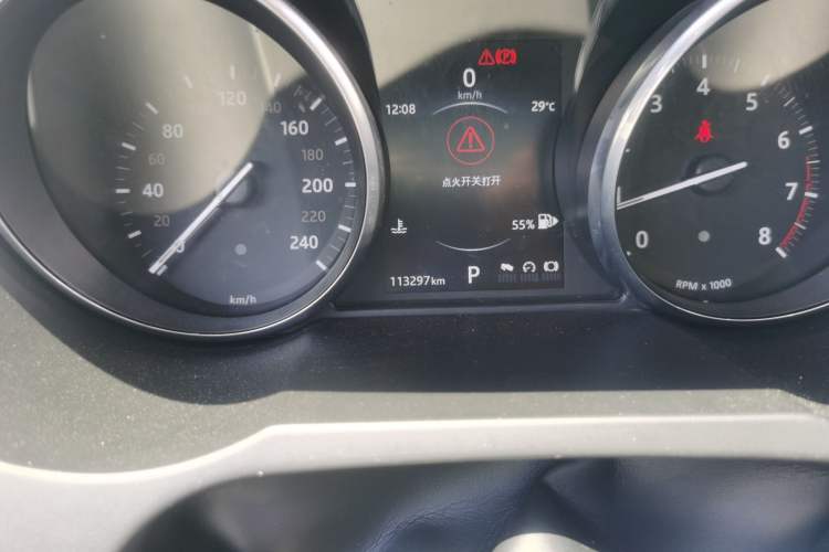 Used Land Rover Range Evoque 2016 2.0T SE Smart Glow Edition Odometer Close Up