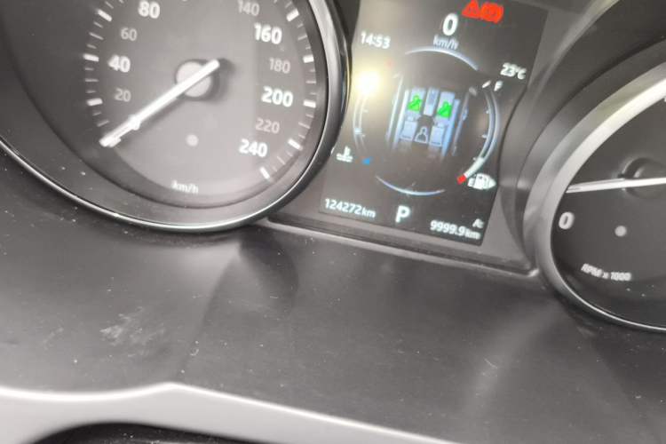 Used Land Rover Range Evoque 2016 2.0T SE Smart Glow Edition Odometer Close Up