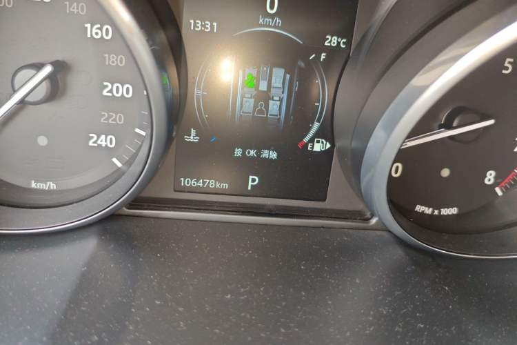 Used Land Rover Range Evoque 2016 2.0T SE Smart Glow Edition Odometer Close Up