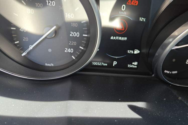 Used Land Rover Range Evoque 2016 2.0T SE PLUS Smart Enjoyment Edition Odometer Close Up