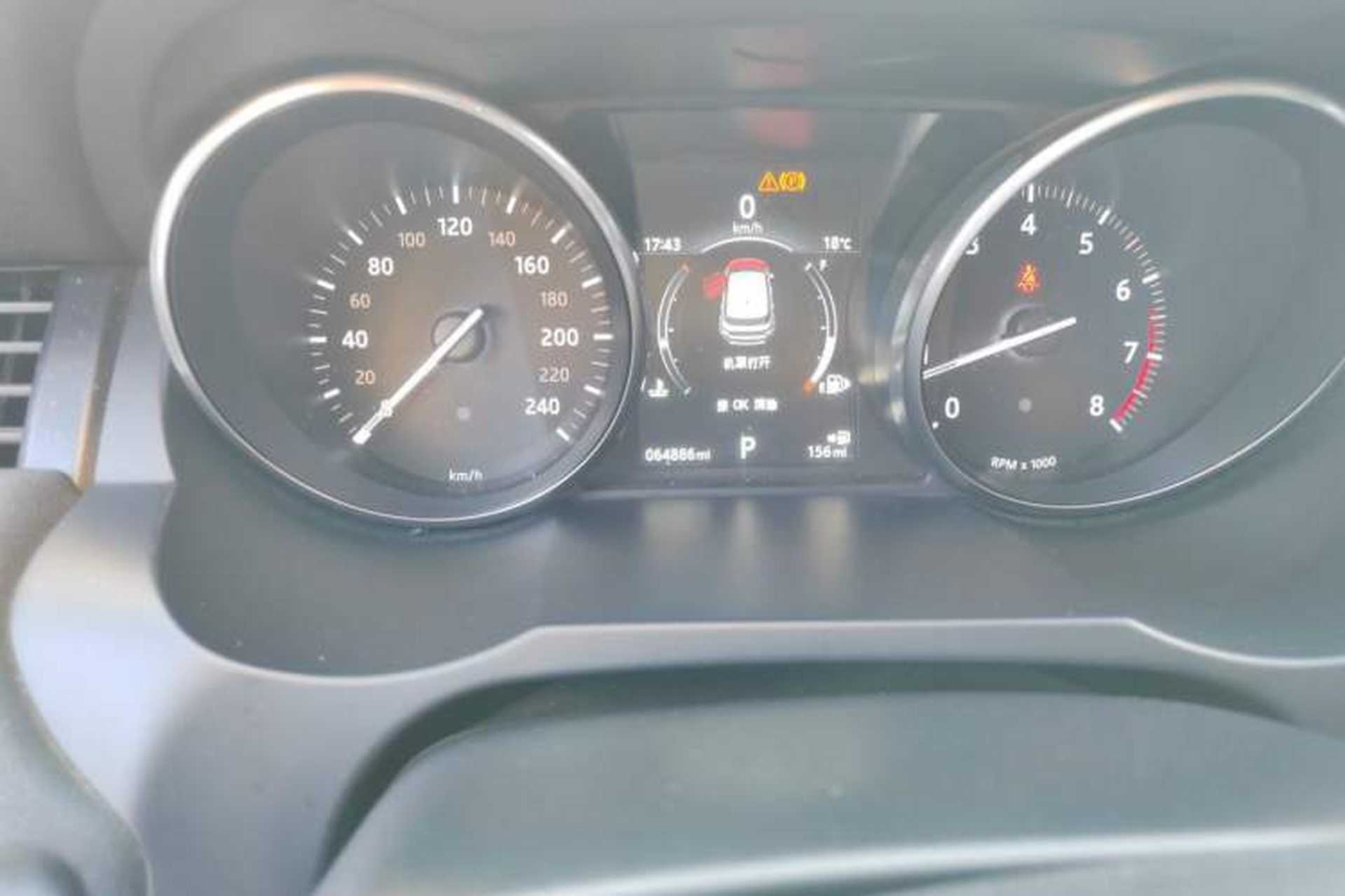 Used Land Rover Range Evoque 2016 2.0T SE Smart Glow Edition Odometer Close Up