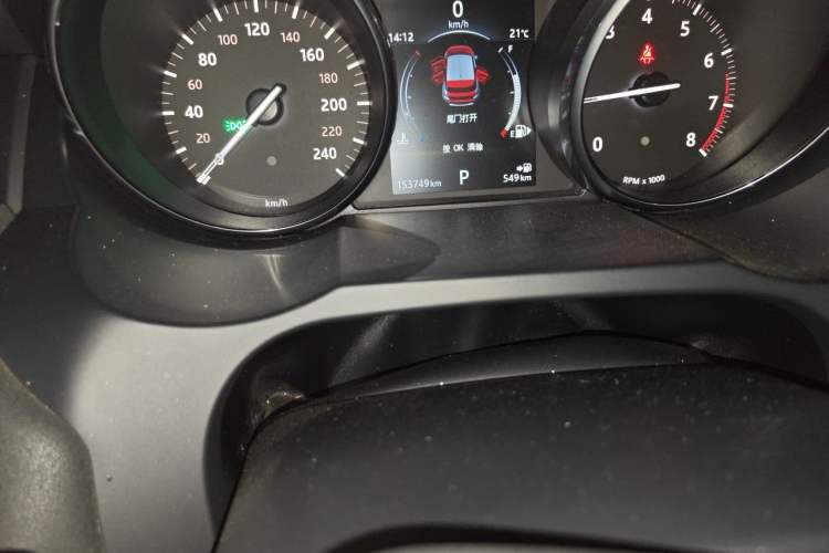 Used Land Rover Range Evoque 2016 2.0T SE Smart Glow Edition Odometer Close Up
