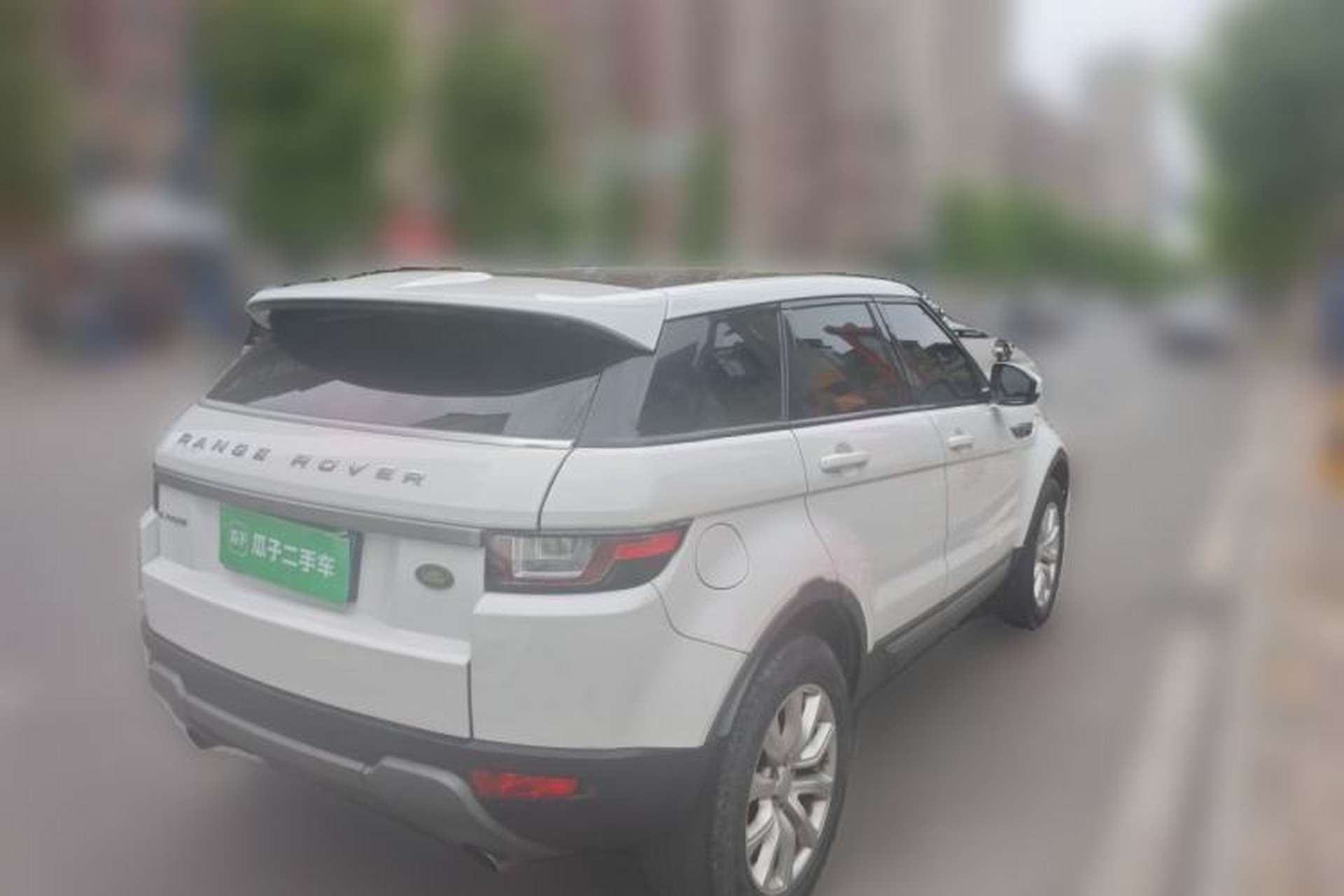 Used Land Rover Range Evoque 2016 2.0T PURE Style Edition Rear Right 45 Deg